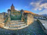 st_lary_2012_azet_eglise_equi_tonemapped_ret